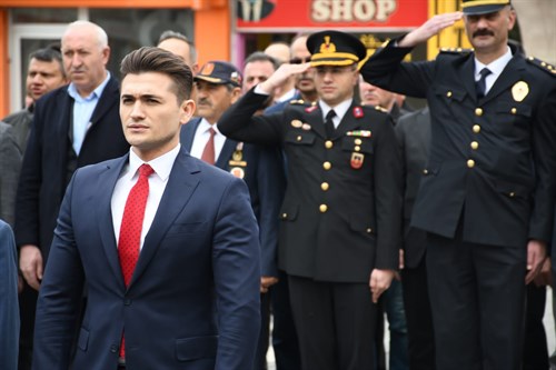 18 MART ÇANAKKALE ZAFERİNİN YIL DÖNÜMÜ VE ŞEHİTLERİ ANMA GÜNÜ TÖRENİ YAPILDI